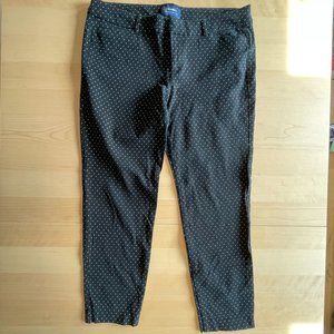 EUC Old Navy Pixie Mid-Rise Pants